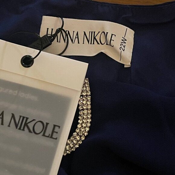 SOLD          Hanna Nikole Plus Size Mother of the Bride Navy Pant Suit Size 22W - Picture 10 of 16